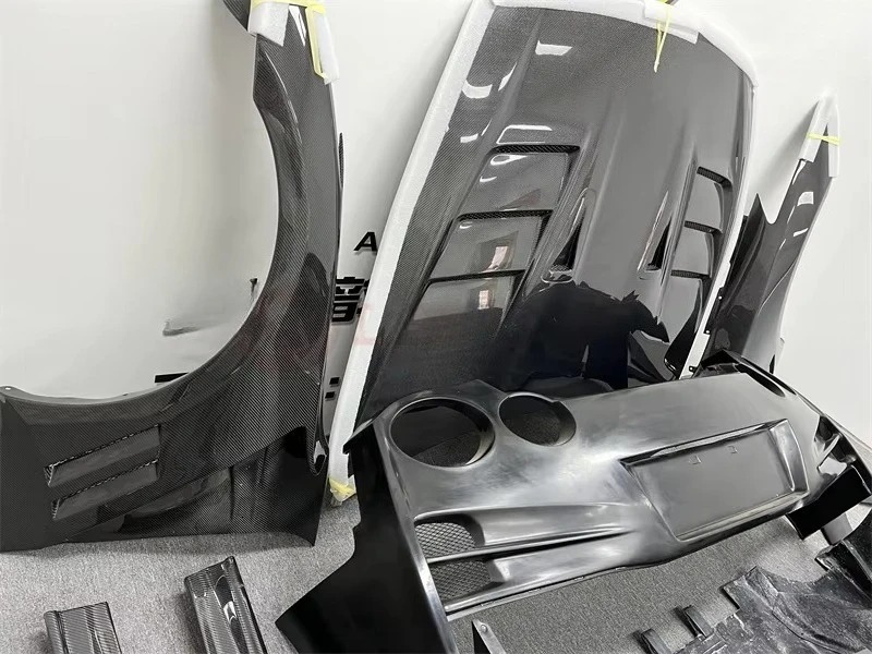 The New Carbon Fiber Body Kit Is Suitable for GTR35 08-16 Modified for TOPCAR Large Surround Bumper